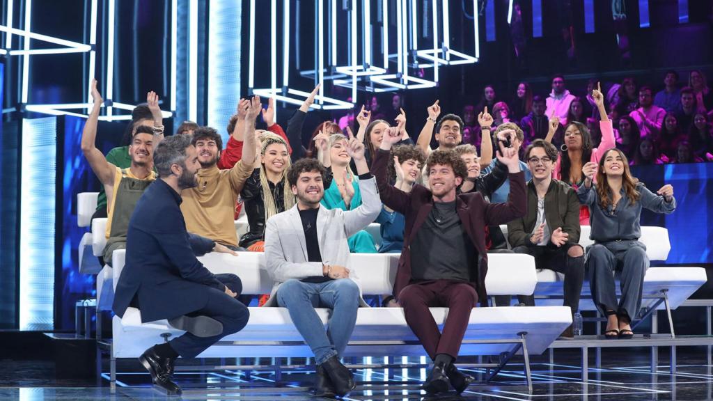 Los 16 concursantes cantarán a dúo en la primera gala.