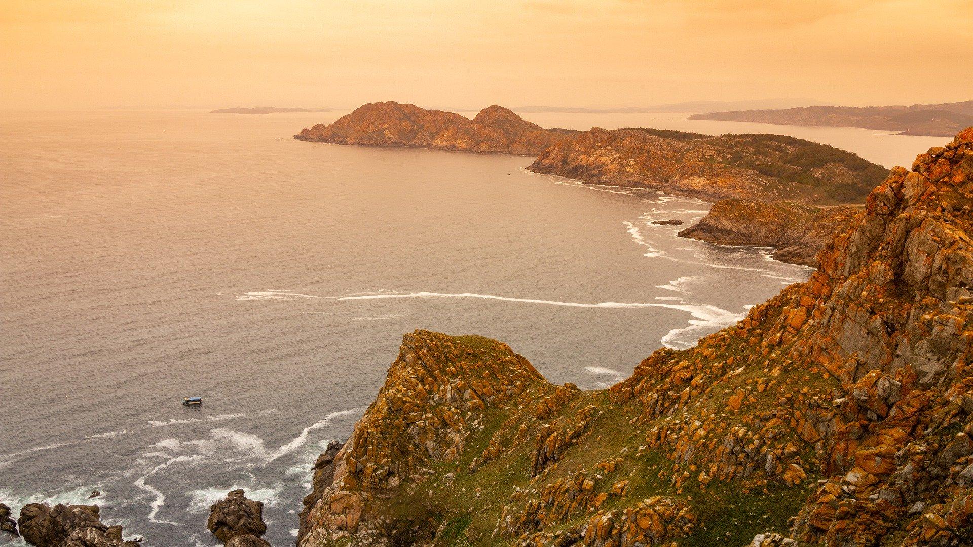 Uno de los atardeceres de las Islas Cíes