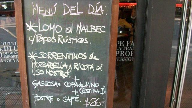 Un menú del día de un restaurante.