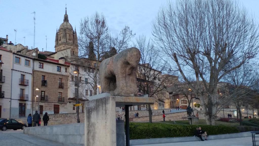 Verraco del puente romano de Salamanca.