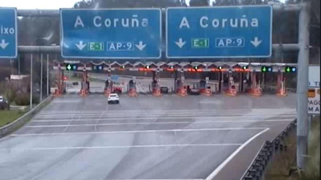 VÍDEO: Así fue el accidente mortal en el peaje de la AP-9 en Guísamo (A Coruña)