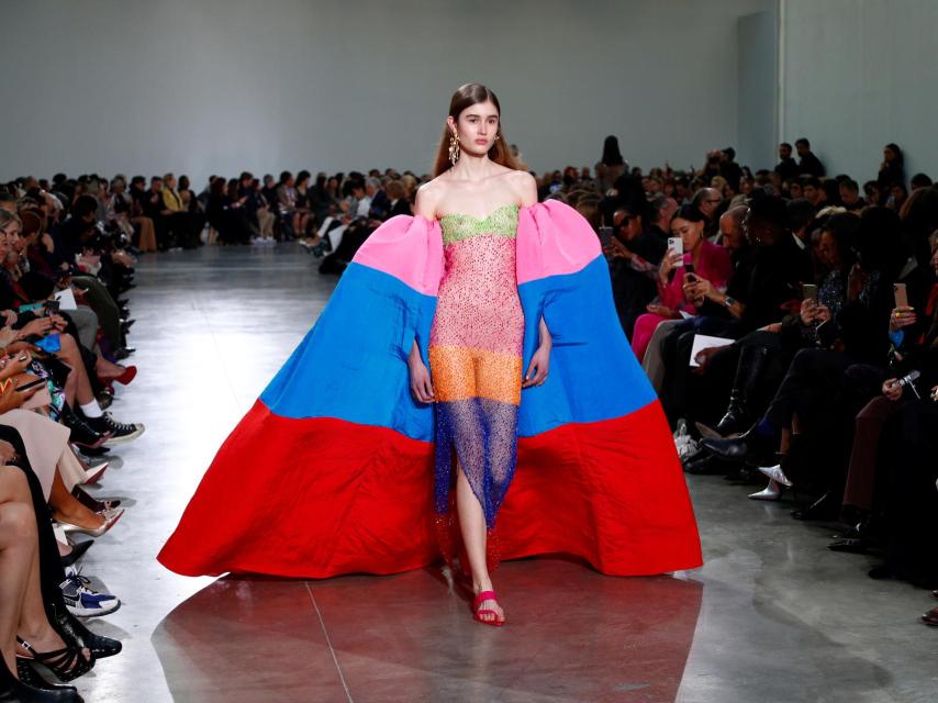 Desfile de alta costura de Schiaparelli en París.