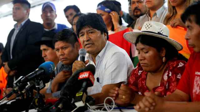 Evo Morales, en Buenos Aires, durante la designación del nuevo candidato del MAS.