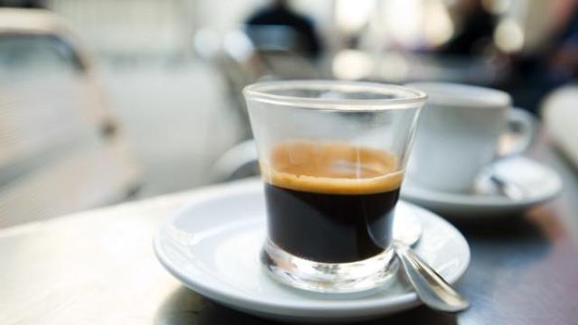 Un café solo.