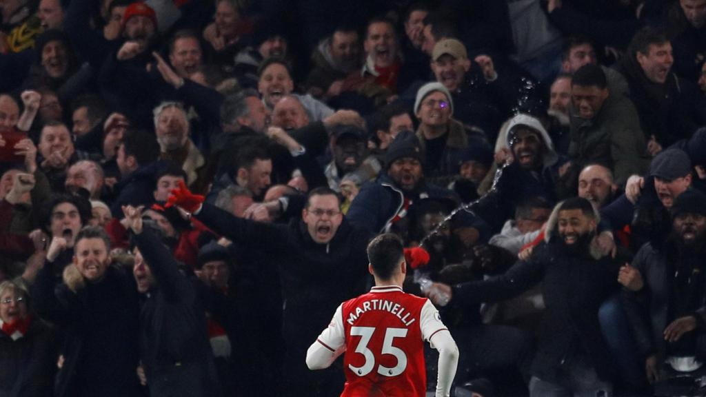 Gabriel Martinelli celebra un gol con el Arsenal