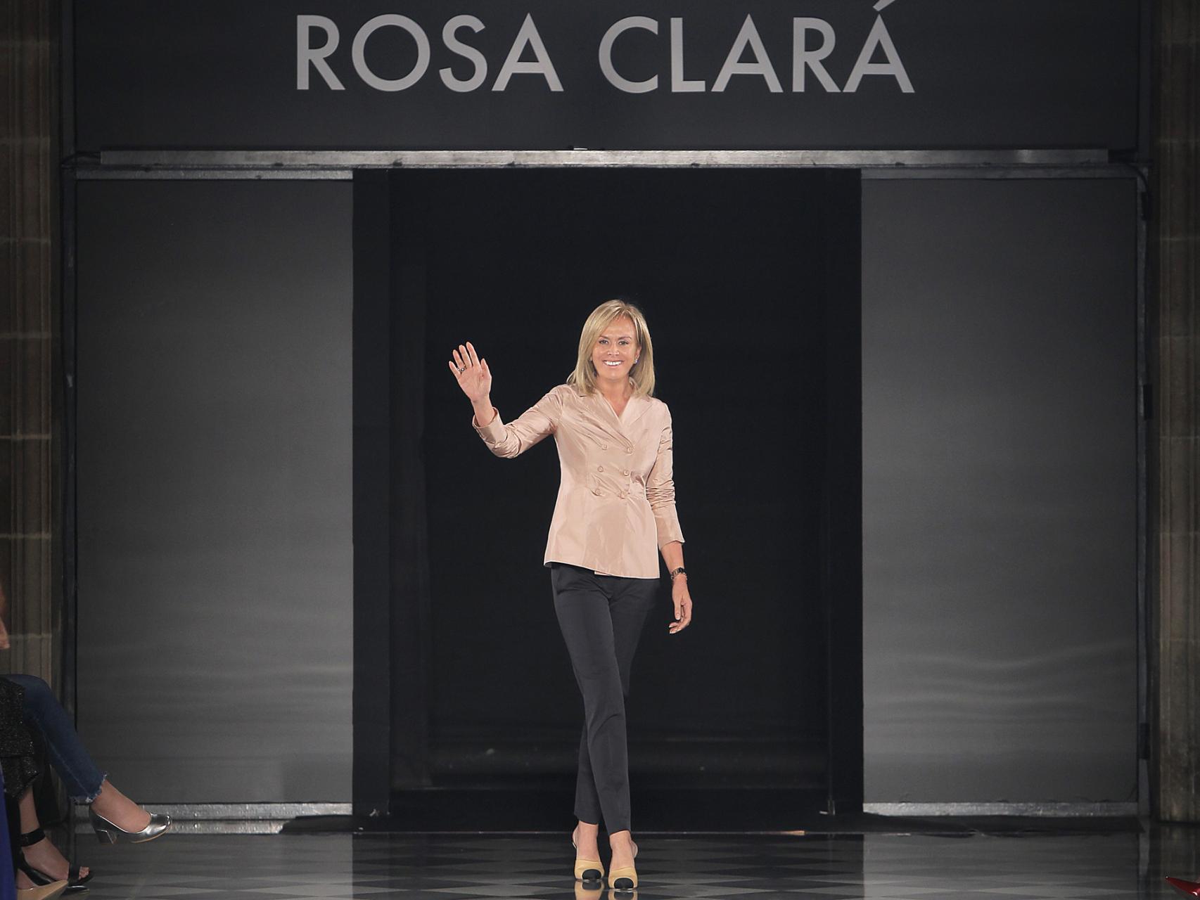 La diseñadora Rosa Clará tras un desfile de su marca.