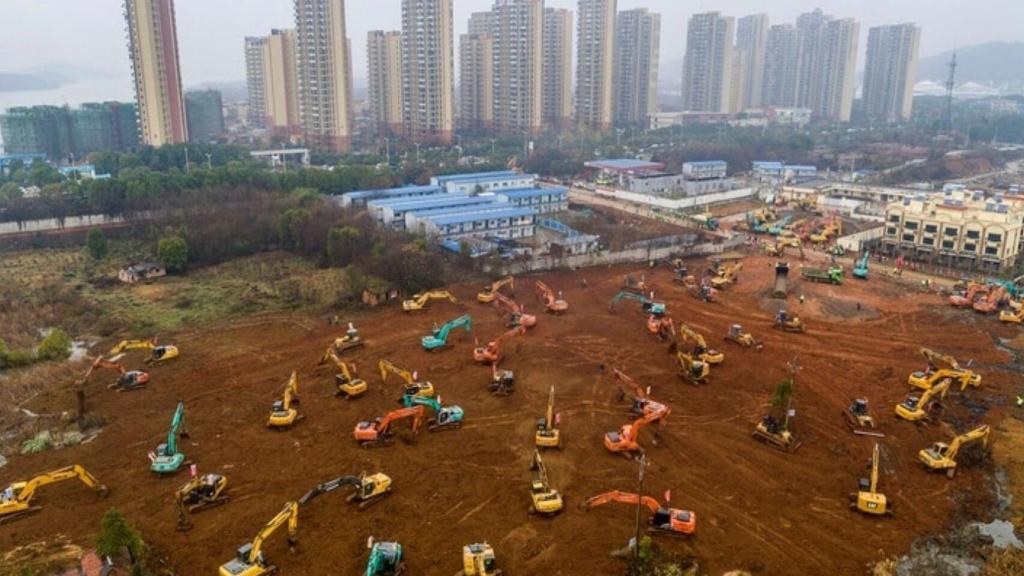 Las obras para la construcción del nuevo hospital para tratar el coronavirus.