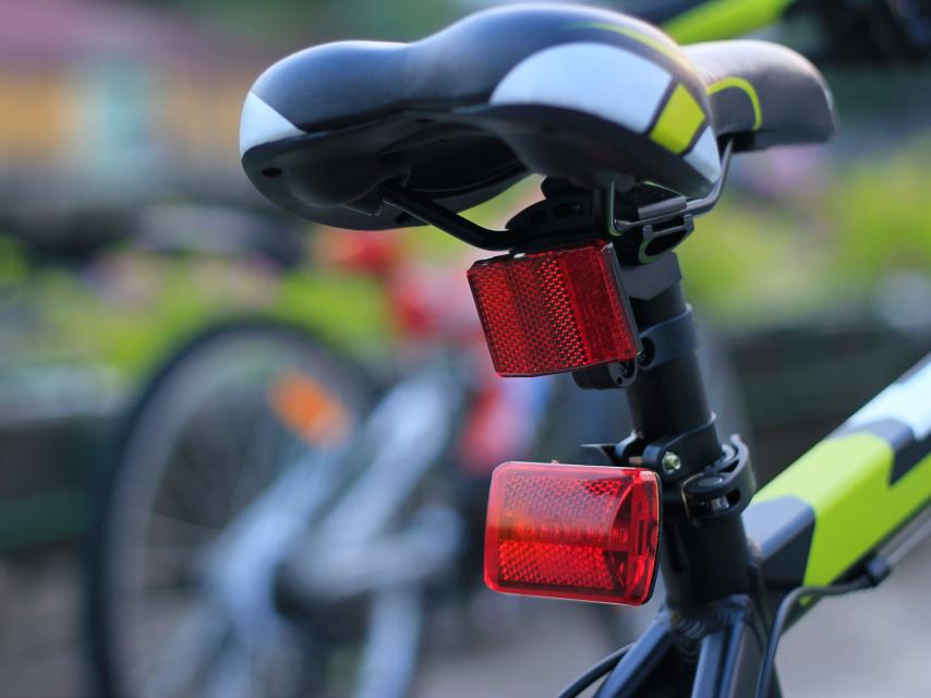Ciclismo: ropa y accesorios para la seguridad en la bicicleta
