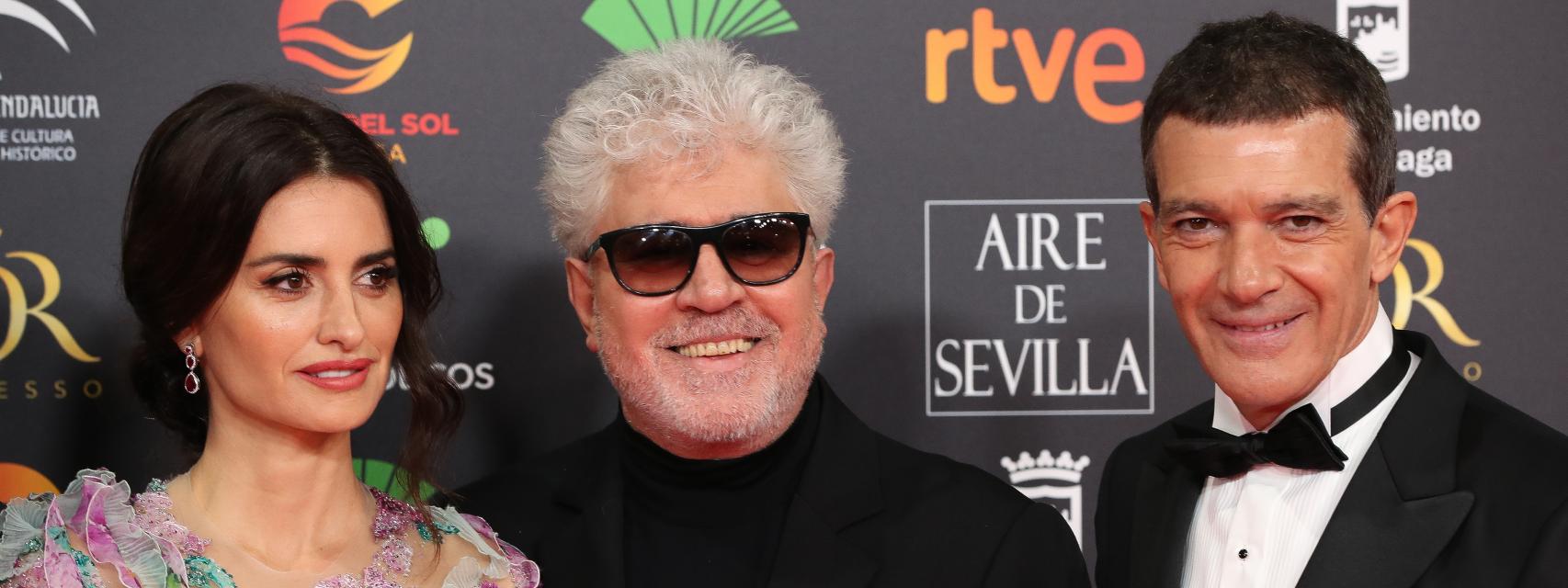 Penélope Cruz, Pedro Almodóvar y Antonio Banderas.