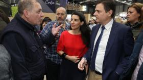 Momento en el que impiden la entrada a Rocío Monasterio en el stand del País Vasco en Fitur.