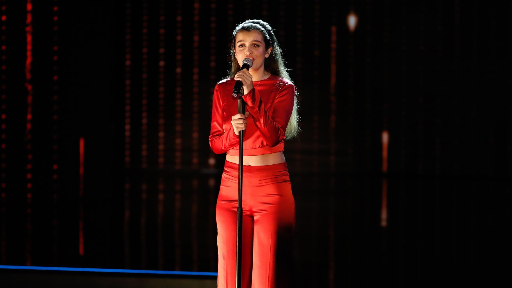 Amaia, durante su actuación en los Goya.