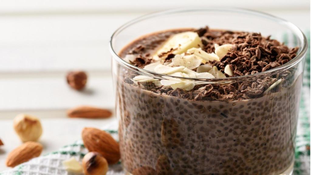 Crema de chocolate, plátano y chía, un postre fácil,rápido y saludable