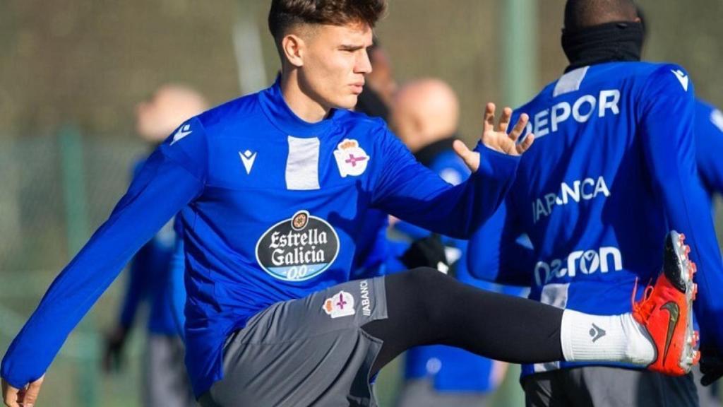 Hugo Vallejo, en un entrenamiento del Deportivo de La Coruña