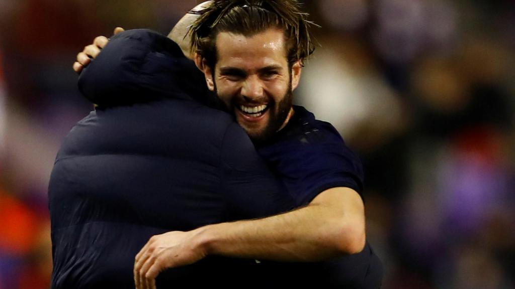 El abrazo de Nacho y Zidane tras su gol en Valladolid