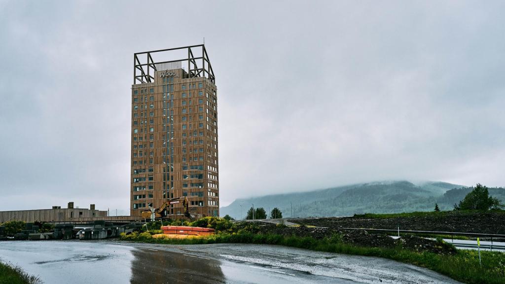 La Mjøsa Tower de Brumunddal, fabricada enteramente con madera. Øyvind Holmstad.