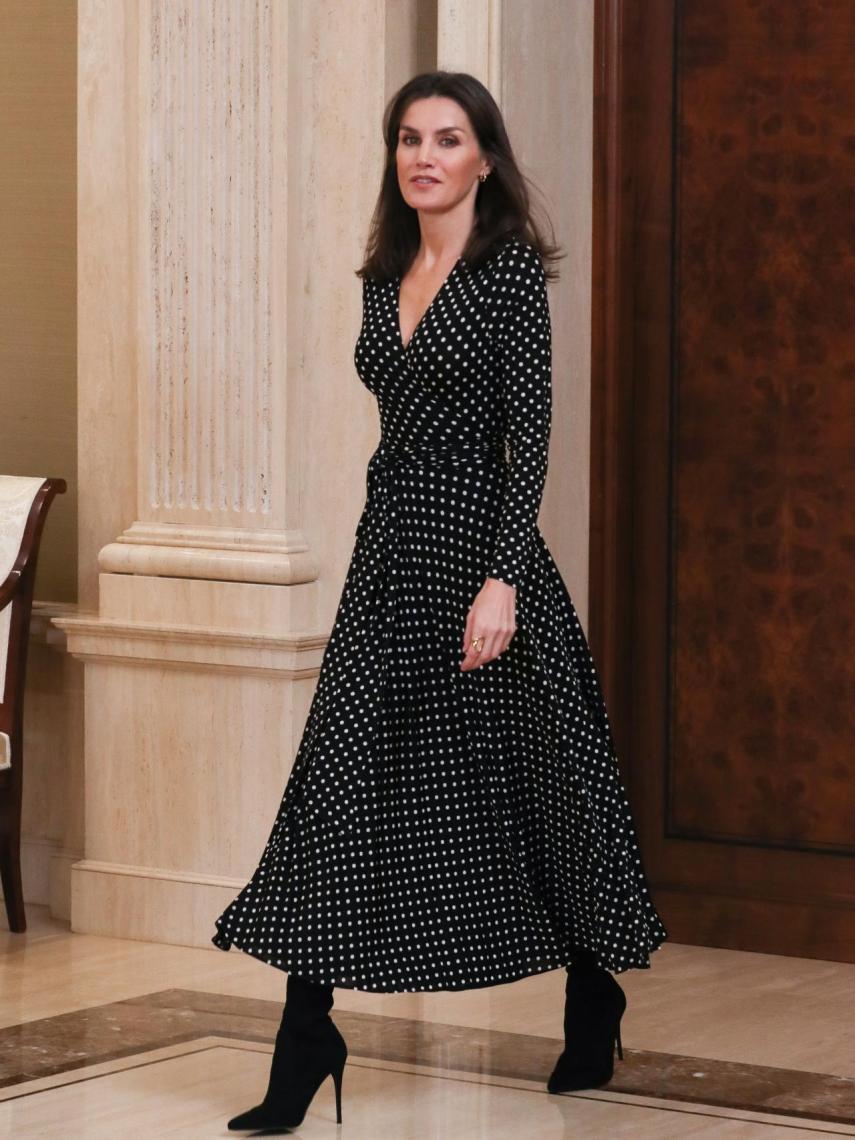 Letizia ha escogido un diseño de Carolina de Herrera para su recepción en el Palacio de la Zarzuela.