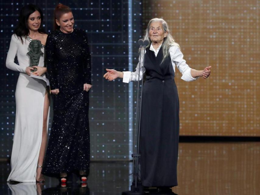 Benedicta Sánchez pronunciando su discurso como ganadora de un premio Goya.