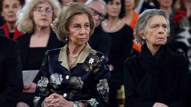 La reina Sofía e Irene de Grecia durante el concierto en homenaje a las víctimas del Holocausto.