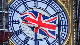 La bandera de Reino Unido, justo delante del Big Ben.