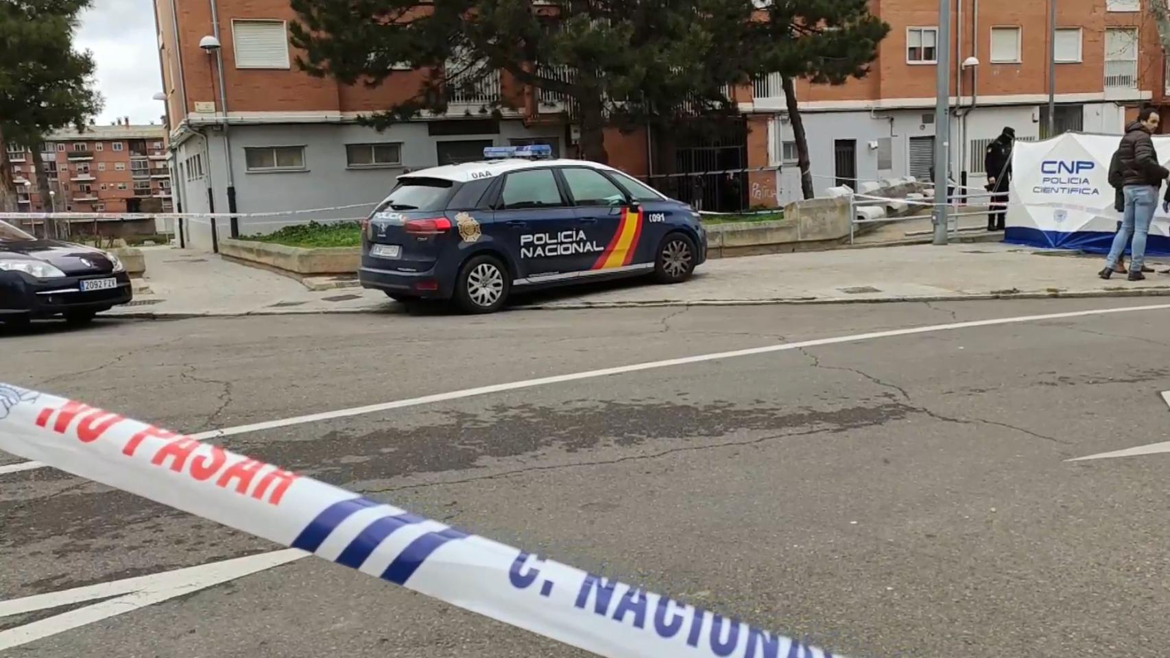 El joven se encontraba paseando con su hija por una céntrica calle de Salamanca.