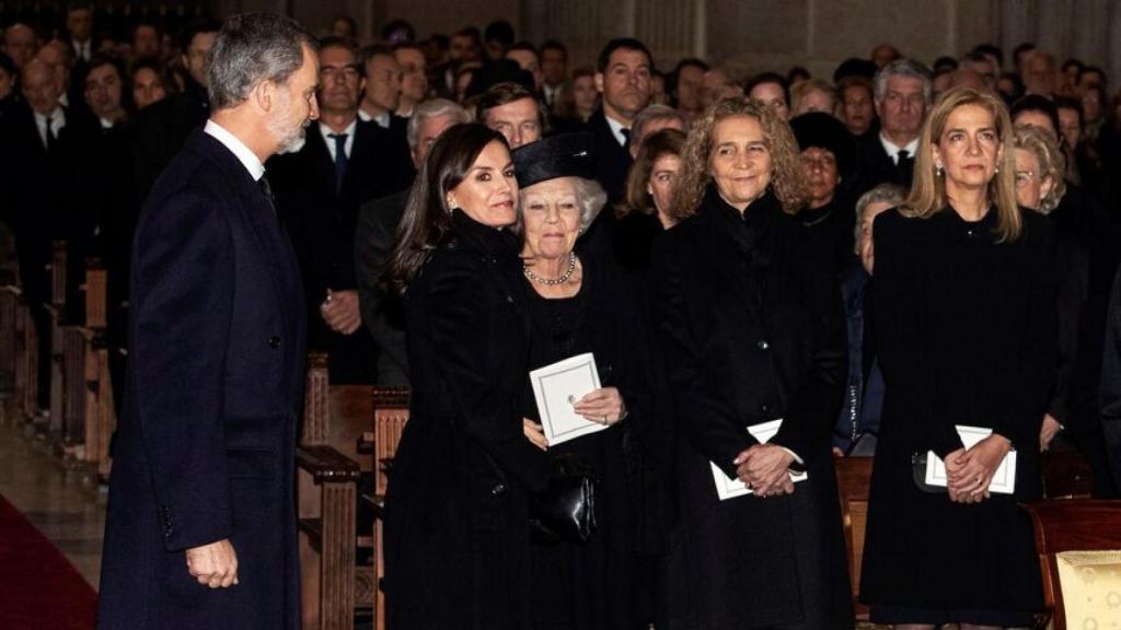 La frialdad entre Letizia y las infantas ha vuelto a ser evidente.