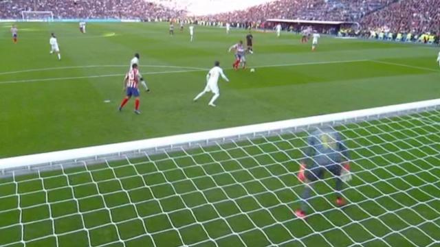 Morata pide penalti de Casemiro