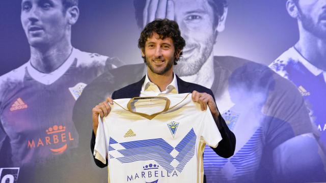 Granero, presentado con el Marbella