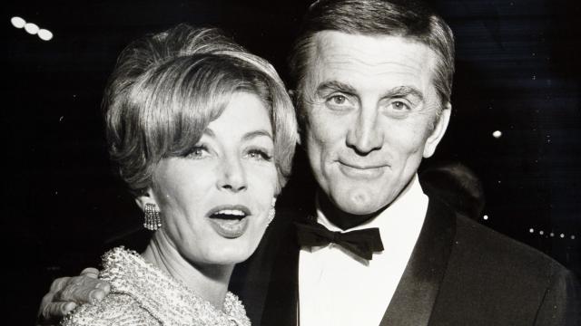 Kirk Douglas y su esposa, Anne Buydens.