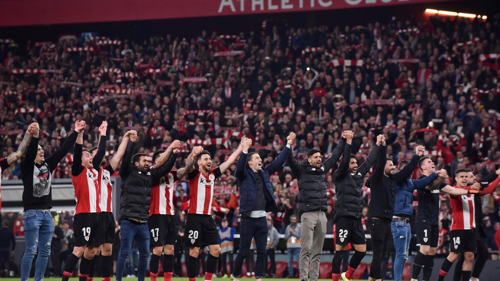 Los jugadores del Athletic celebran el pase a las semifinales