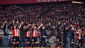 Los jugadores del Athletic celebran el pase a las semifinales