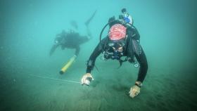 Arqueólogos subacuáticos del INAH de México buscando los barcos de Hernán Cortés.