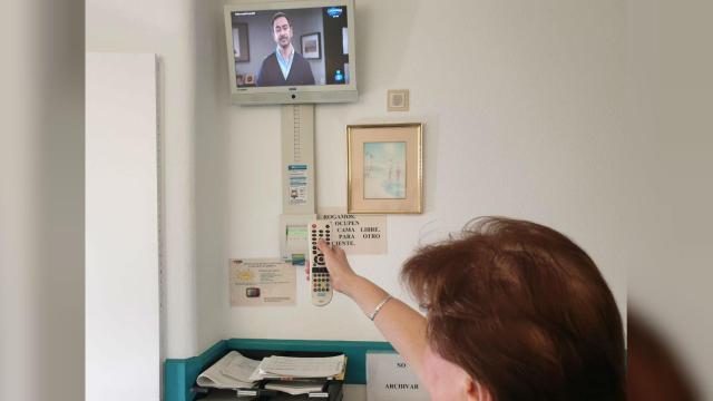 Una de la televisiones de Isern en una hospital público.