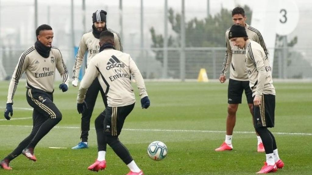 Varios jugadores del Real Madrid durante un entrenamiento