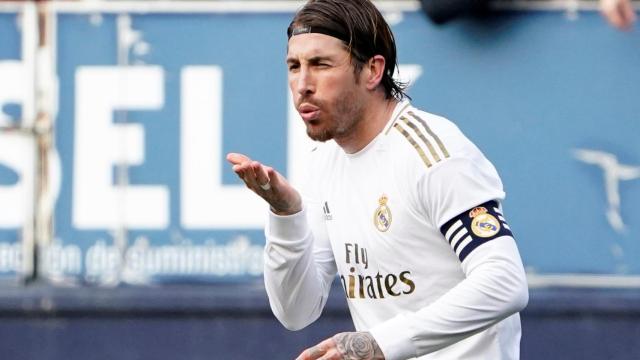 Sergio Ramos celebra su gol a Osasuna