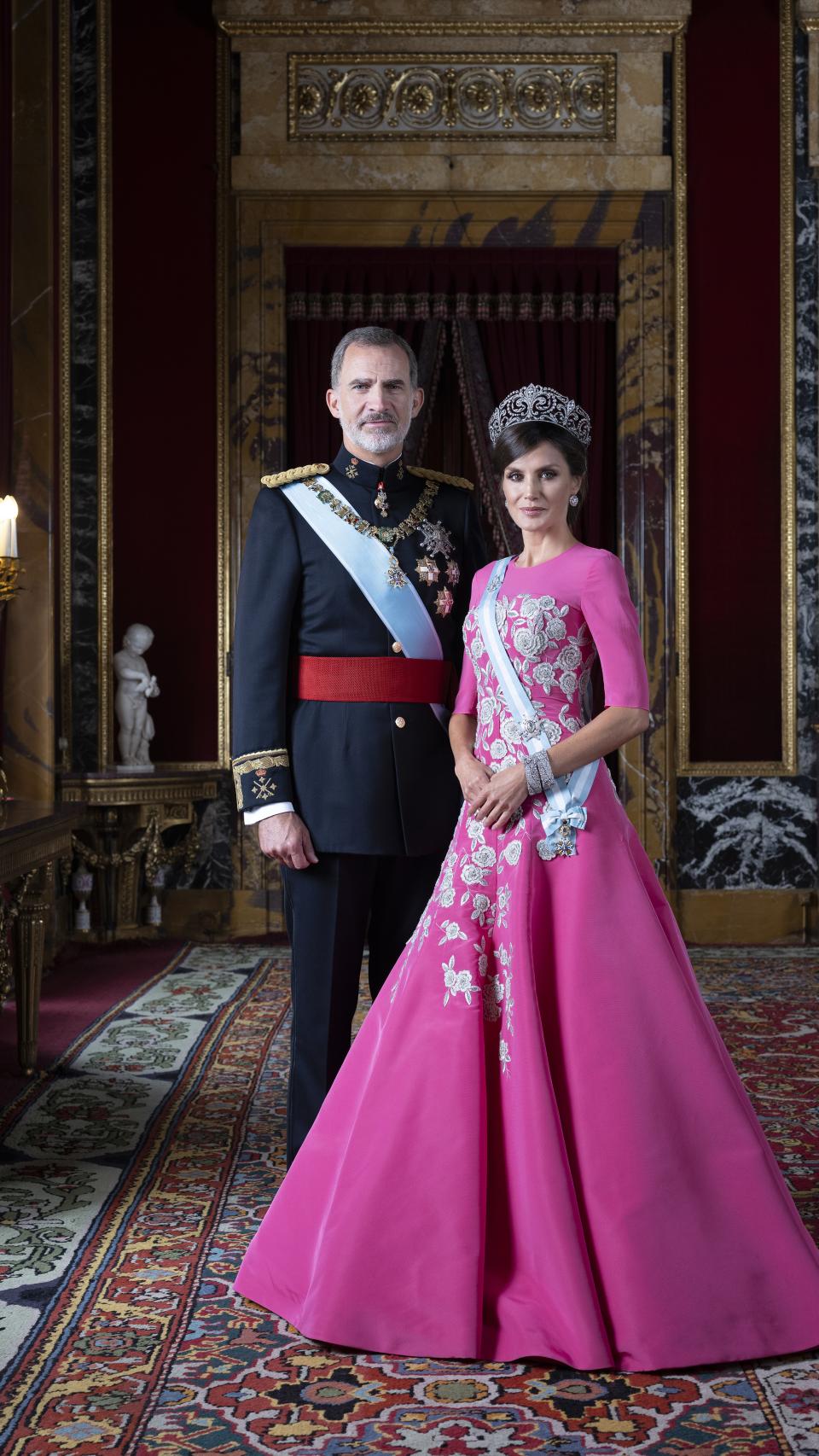 Felipe VI y Letizia, en un retrato oficial en el Palacio Real.