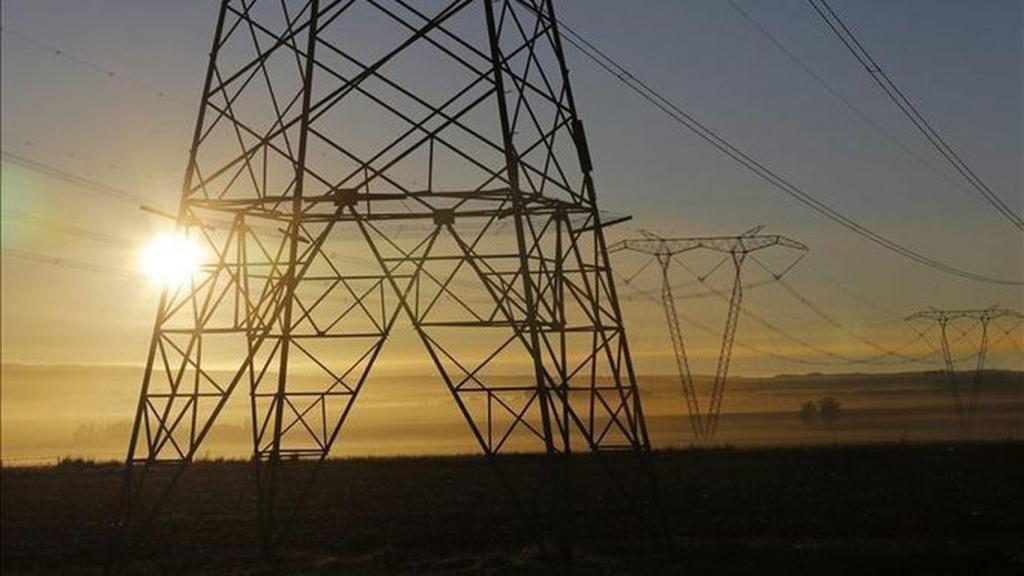 Una torre de electricidad en una imagen de archivo.