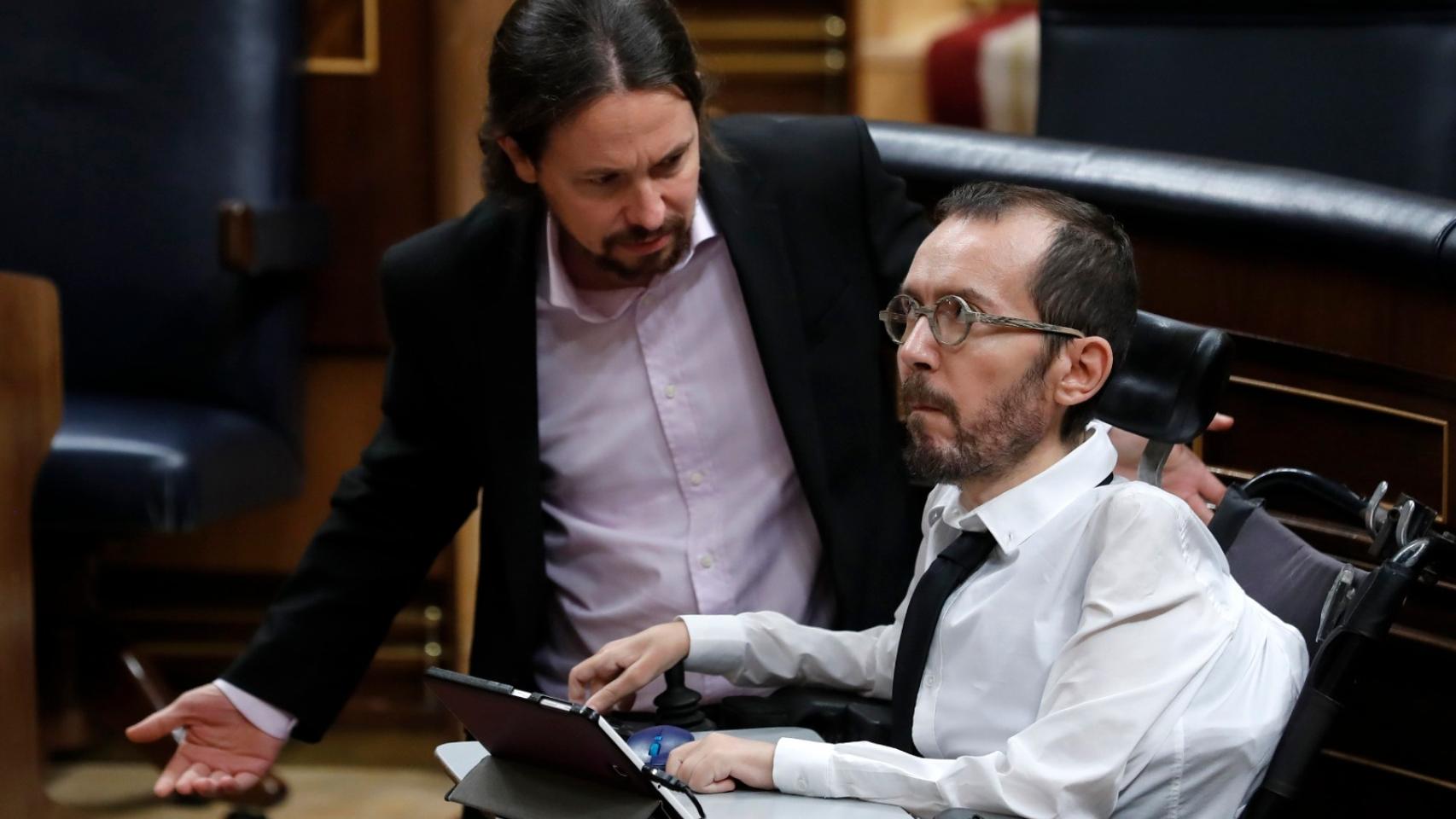 Pablo Iglesias y Pablo Echenique, en el congreso de los Diputados.