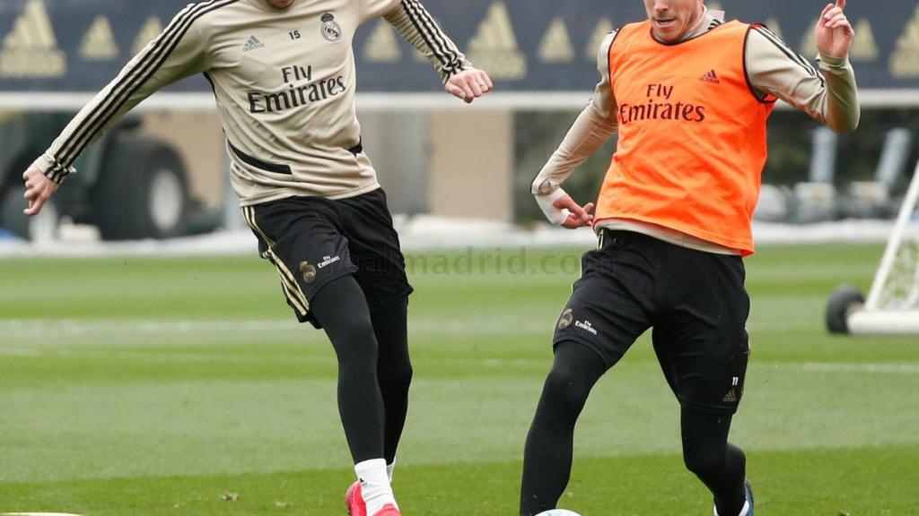 Fede Valverde y Gareth Bale, durante el entrenamiento de este jueves