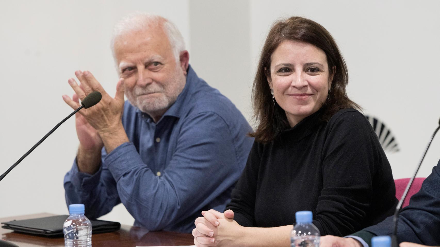 La portavoz parlamentaria del PSOE , Adriana Lastra, en Almería, en la presentación del libro 'Historia del Socialismo de Almería'.