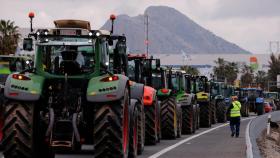 Agricultores durante la tractorada en la A-92 en una imagen de archivo