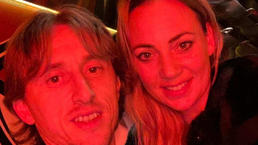 Luka Modric, junto a su pareja Vanja Bosnic