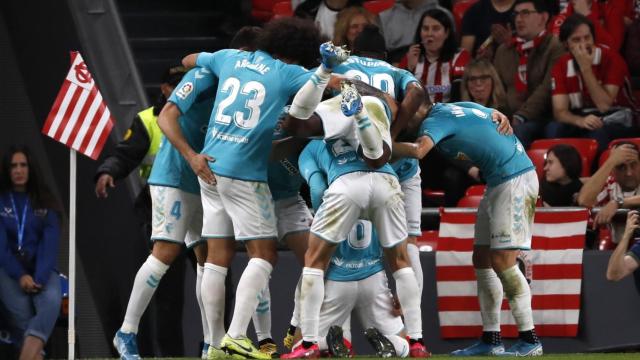 Los jugadores de Osasuna celebran uno de los goles del partido