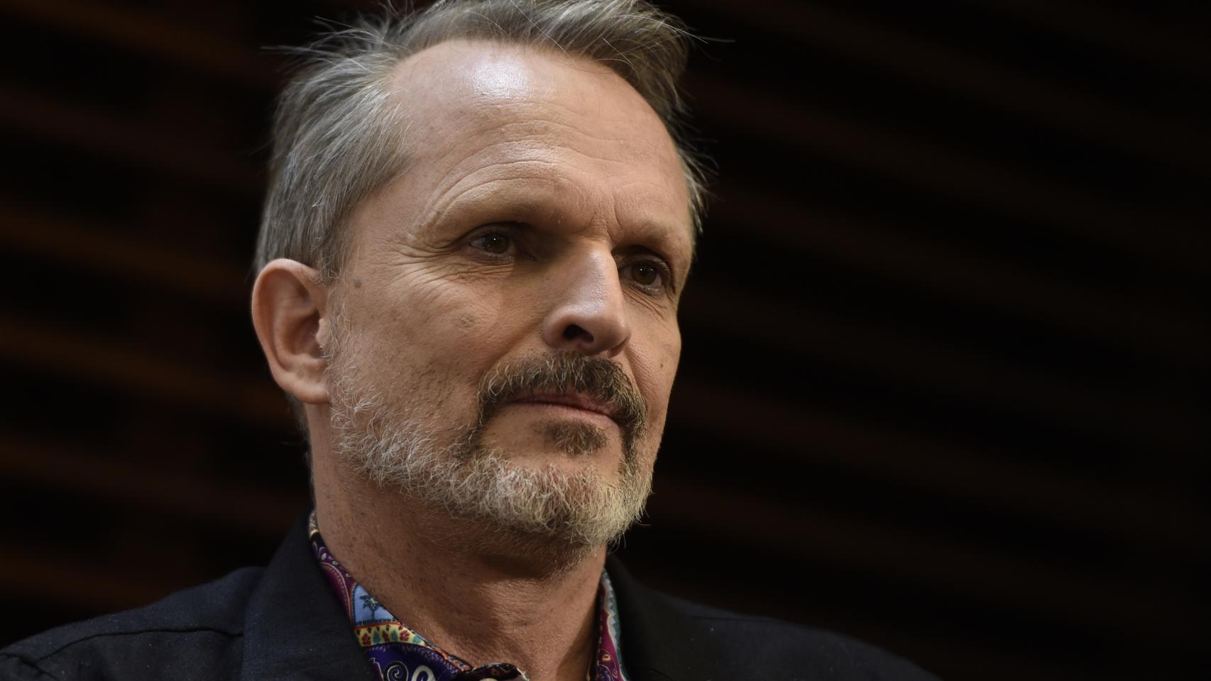 Miguel Bosé ha querido aclarar su situación sentimental.