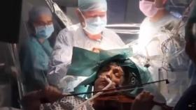 La mujer, de 53 años, decidió operarse después de que el tumor creciera.