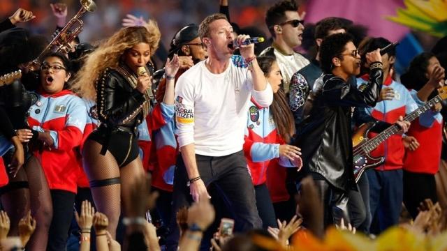 Beyoncé, Coldplay y Bruno Mars protagonizan el descanso de la 'Super Bowl 2016'