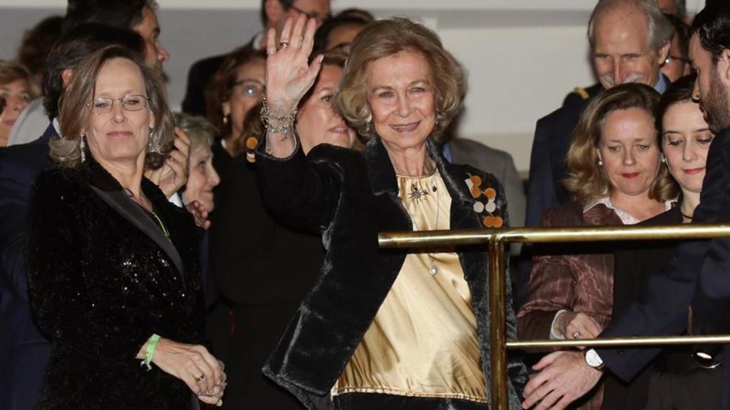 La reina Sofía recibió una gran ovación en el auditorio.