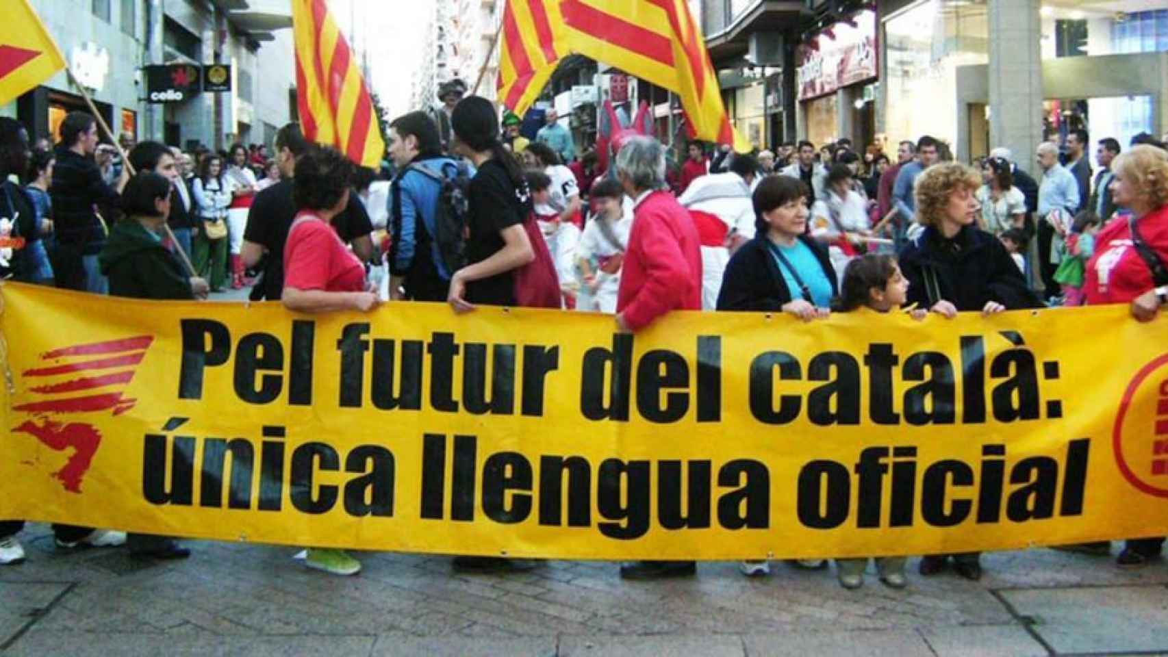 Manifestación a favor del catalán como única lengua oficial en Cataluña.