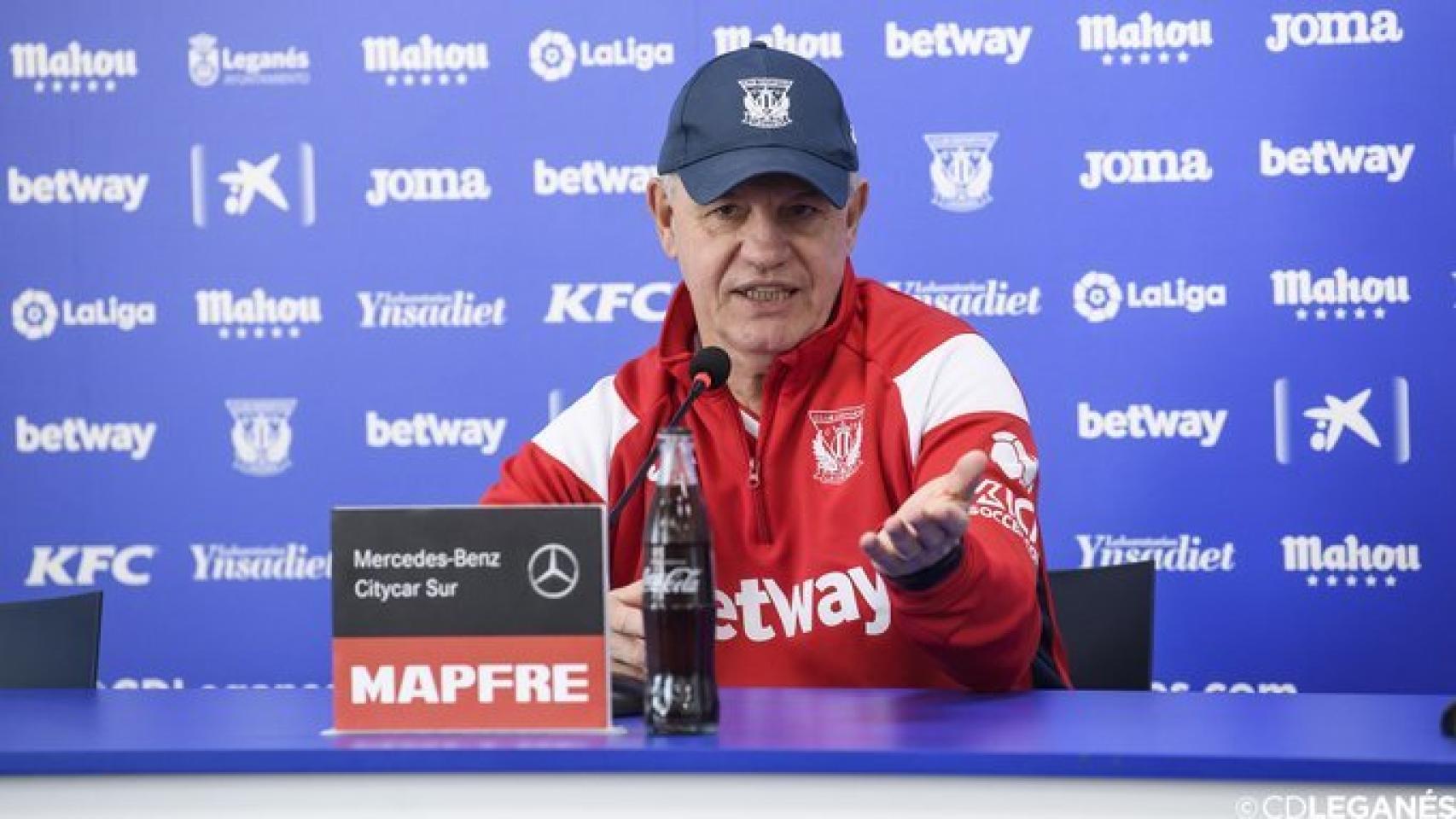 Javier Aguirre en rueda de prensa