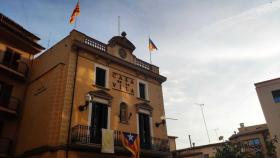 Uno de los ayuntamientos de Osona que incumple la ley de banderas