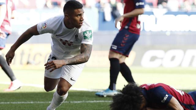 Darwin Machís celebra su gol con el Granada a Osasuna